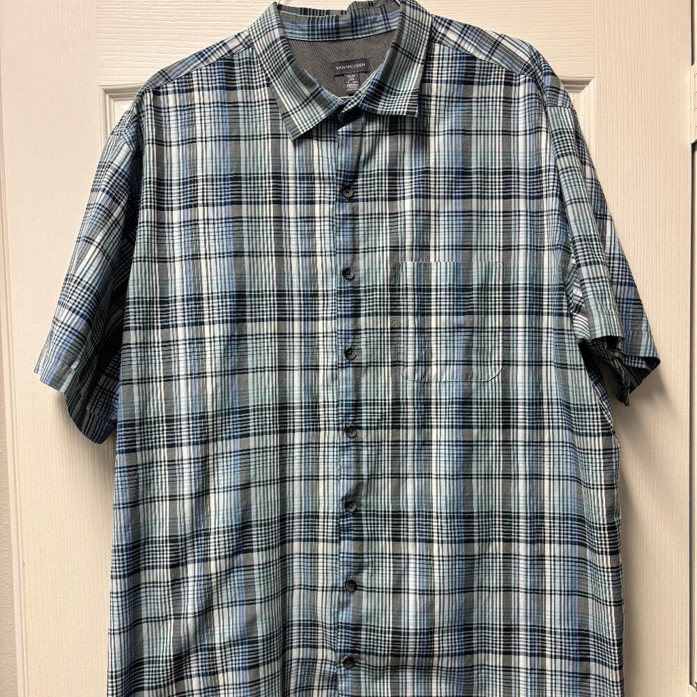 Van Heusen Men's Plaid Button-Up Shirt – Classic and Versatile 2XLT